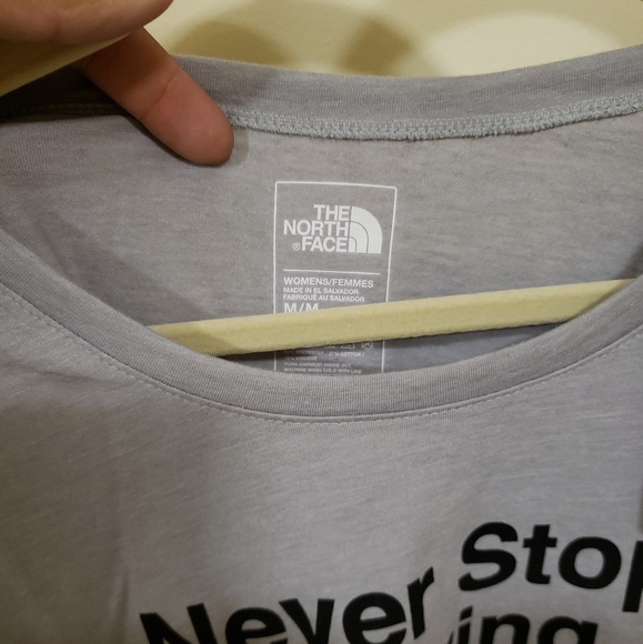 Womans north face T-shirt - Picture 5 of 5